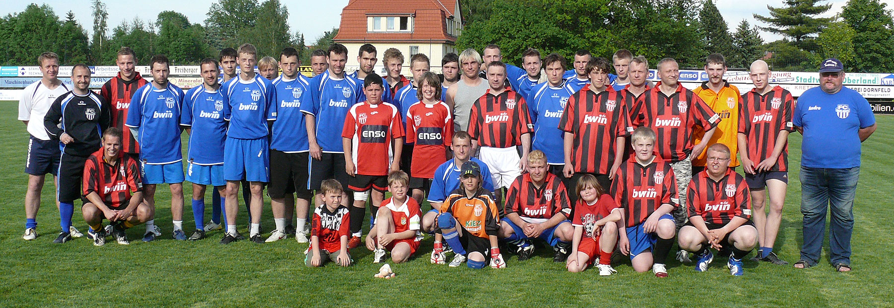 1. Männermannschaft und Fans